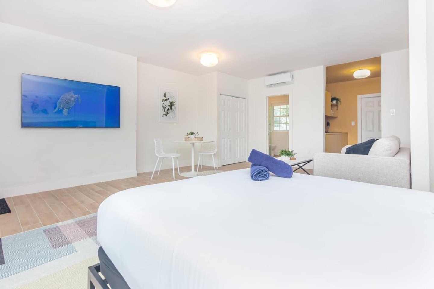 מיאמי Large Stylish Studio Apartment In El Portal #3 מראה חיצוני תמונה