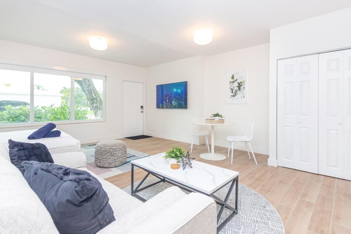 מיאמי Large Stylish Studio Apartment In El Portal #3 מראה חיצוני תמונה